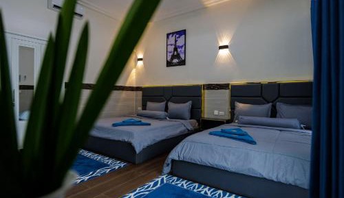 Deluxe Family Room