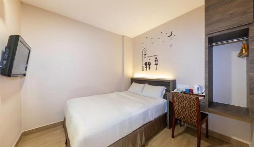Standard Queen Room