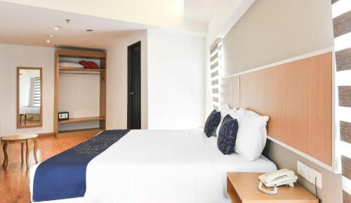 Suite with Hot Tub