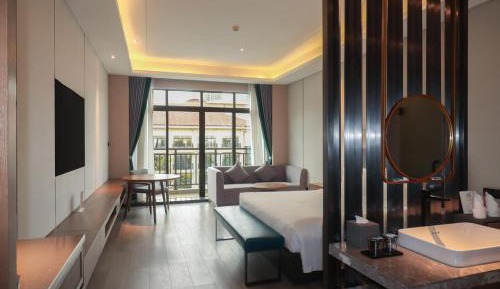 King Room with Pool View