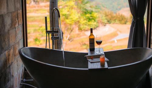Suite with Hot Tub