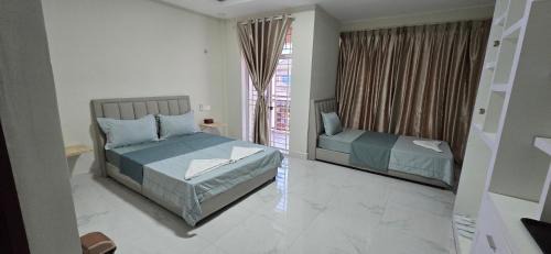 Double or Twin Room with Private Bathroom
