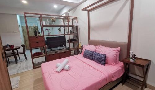 Studio Apartment with Balcony