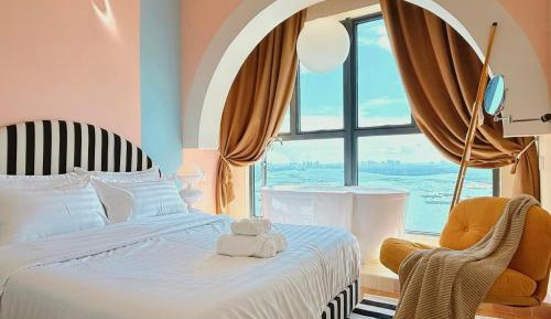 Two-Bedroom Apartment with Balcony and Sea View