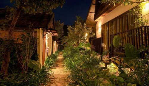 Bungalow with Garden View