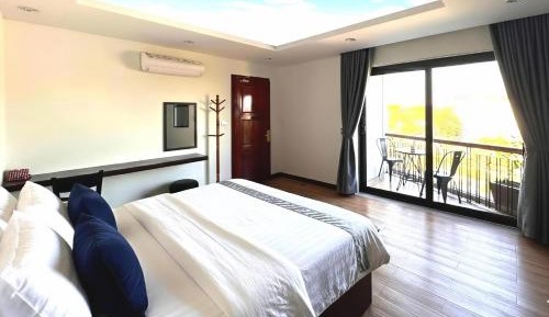 Deluxe Double Room with Balcony