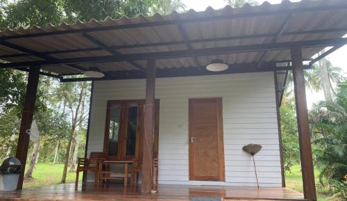 Queen Room with Garden View