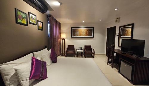 Deluxe Double Room with City View