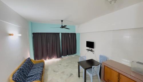 One-Bedroom Apartment with Sea View