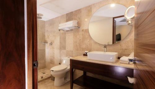 Deluxe Double Room with Two Double Beds and Ocean View