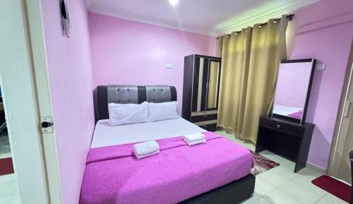 Deluxe Queen Room