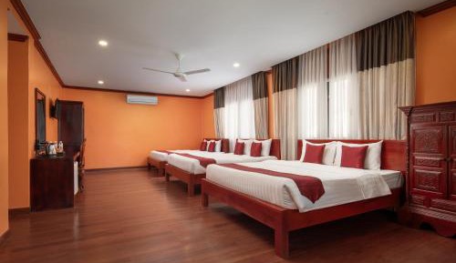 Three-Bedroom Family Suite 06Adult 