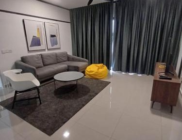 Apartment with Pool View 