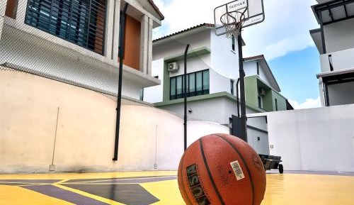 Four-Bedroom Vacation Home