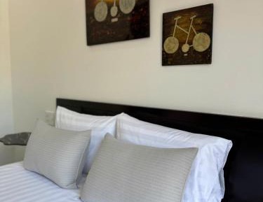 Deluxe One-Bedroom Apartment with Garden View