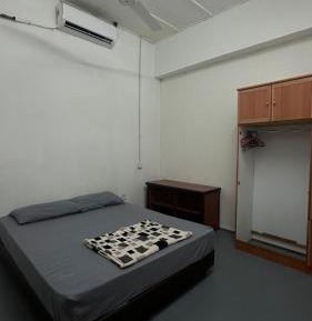 Queen Room with Shared Bathroom
