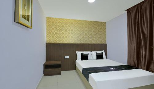 Deluxe Queen Room