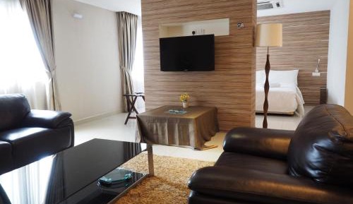 Deluxe Suite