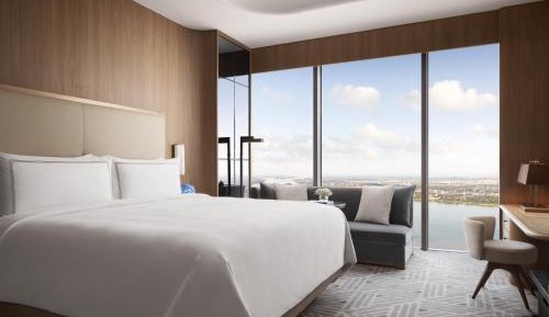 Executive Suite River King
