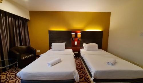 Twin Room with Shower