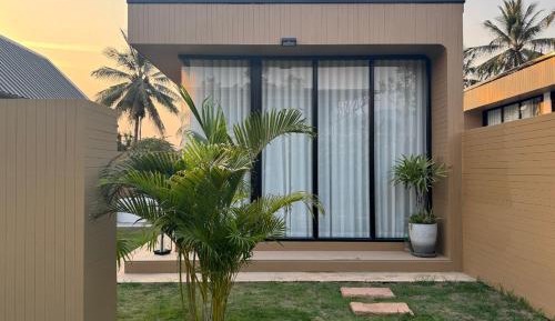 Villa with Garden View