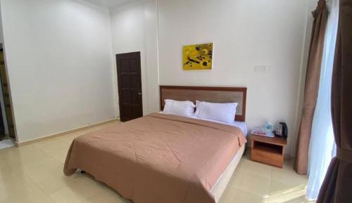 Deluxe Queen Room