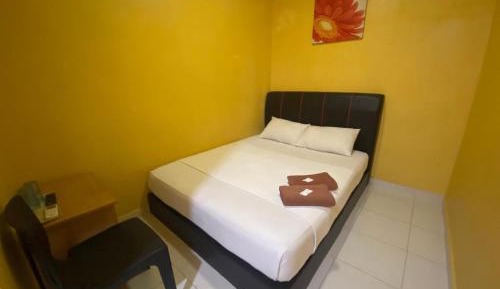 Standard Queen Room