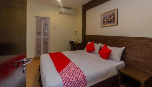 Standard Queen Room