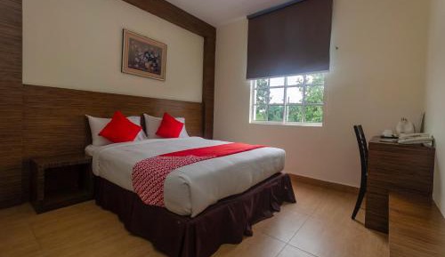 Deluxe Queen Room