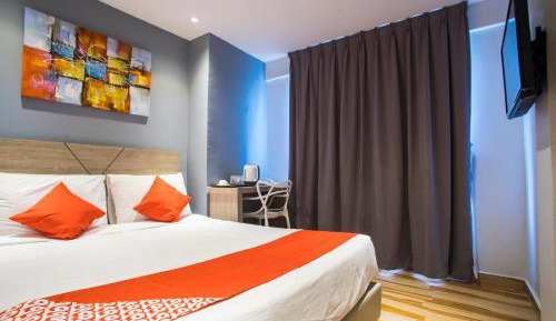 Deluxe Queen Room