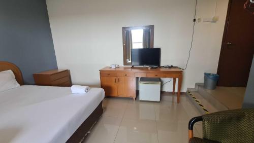 Deluxe Queen Room