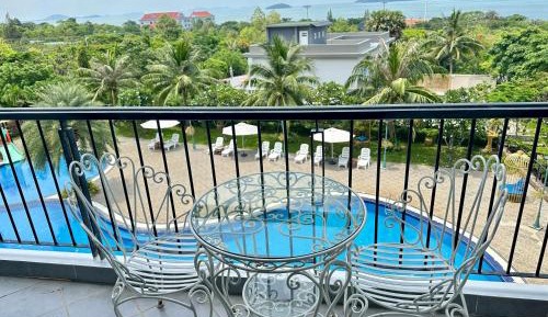 Deluxe King with Sea View