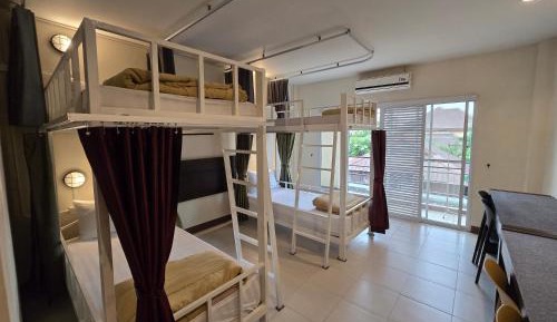 Bed in 4-Bed Mixed Dormitory Room