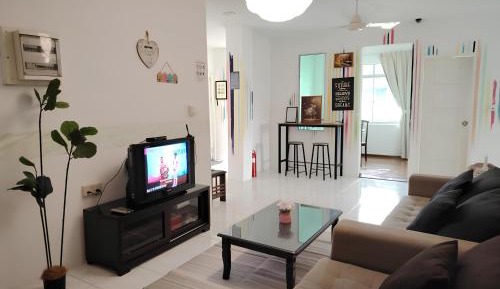 Five-Bedroom Deluxe Apartment