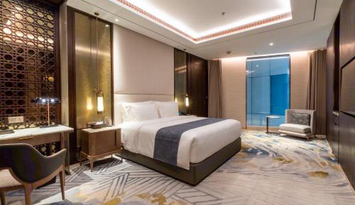Premier Atrium King