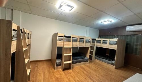 8-Bed Mixed Dormitory Room