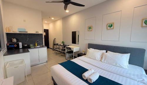 One-Bedroom Apartment with City View