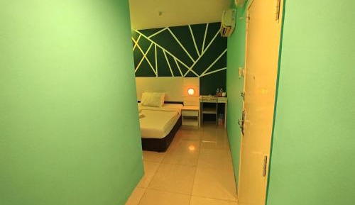 Standard Queen Room