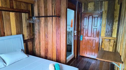 Deluxe Double Room with Side Sea View