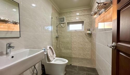 Standard Queen Room