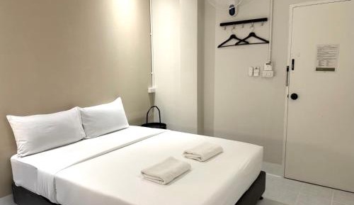 Standard Queen Room