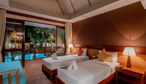 Lux Suite Pool Access (Twin)