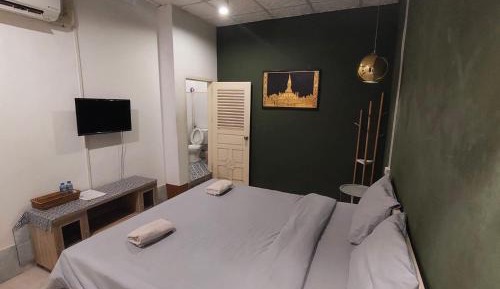 Double Room with Private Bathroom