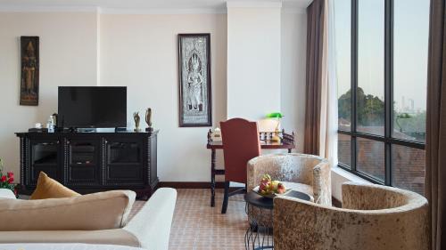 Royal Deluxe Twin Room with View