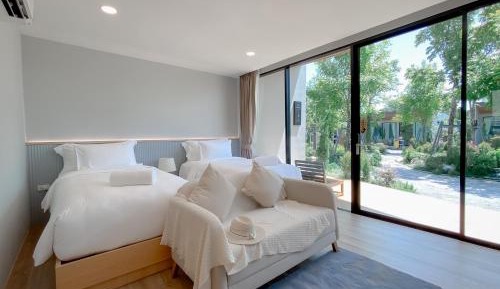 Standard Twin Room