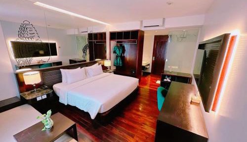 Deluxe Double or Twin Room with City View