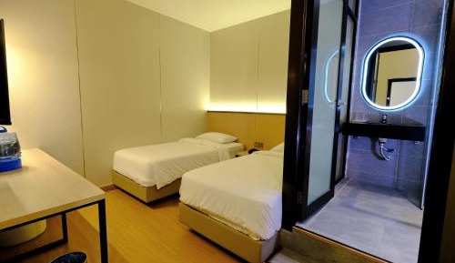 Premium Standard Twin Room