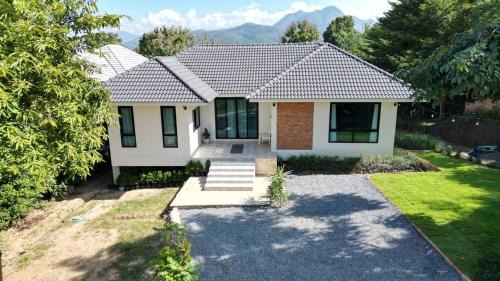 Three-Bedroom Vacation Home 