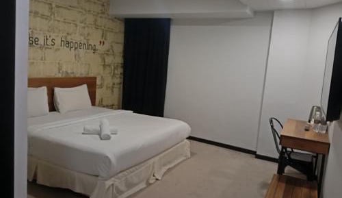 Deluxe King with Jacuzzi