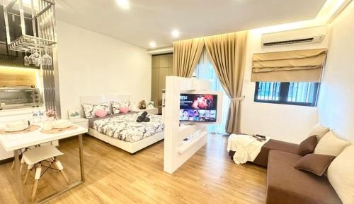 Deluxe Studio